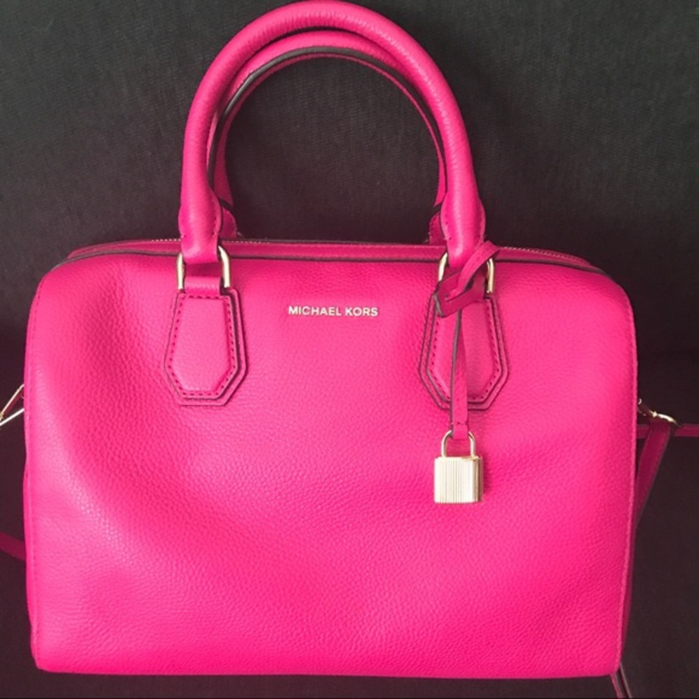 Michael Kors Mercer Duffle in Raspberry